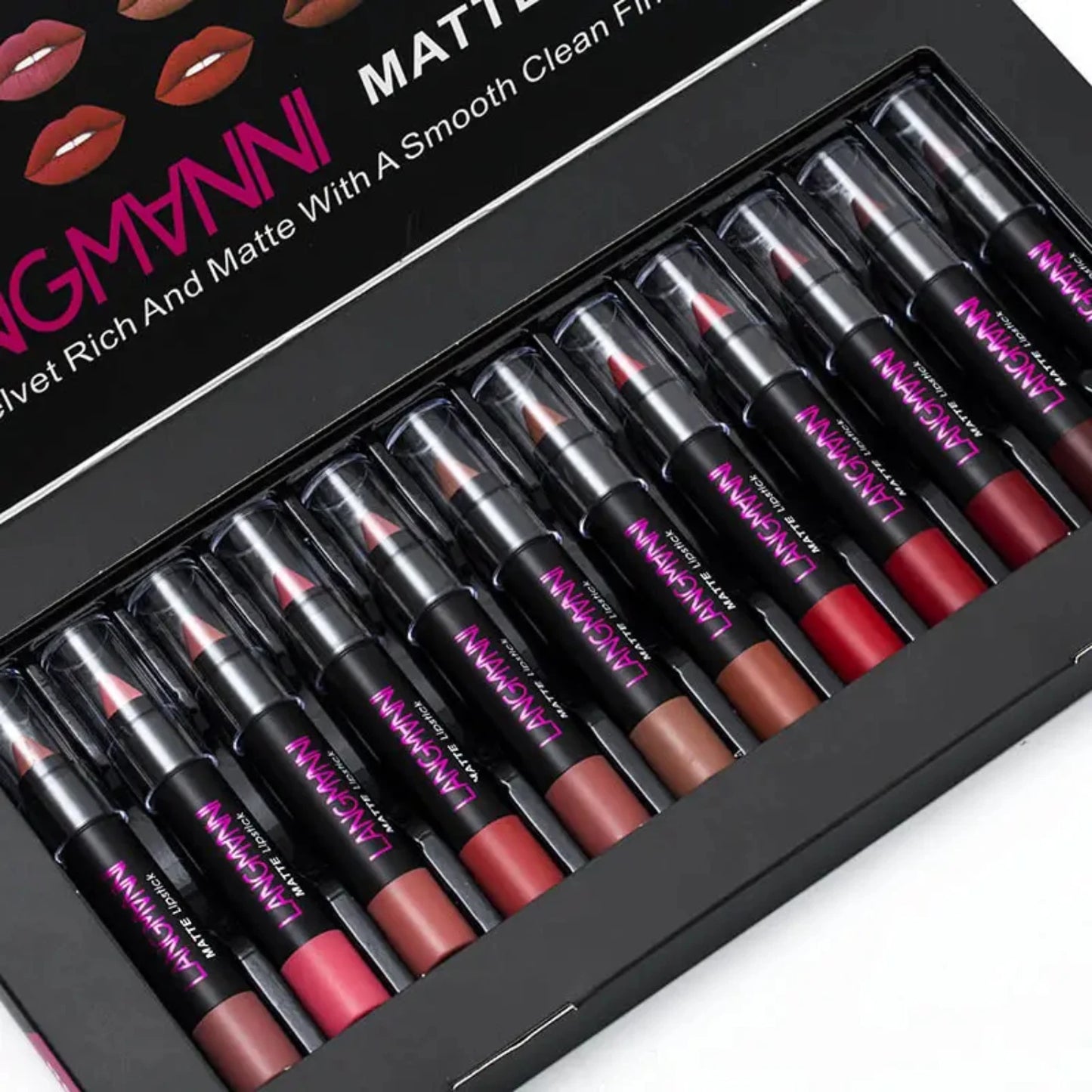 Ensemble de rouge à lèvres velours mat – 12 nuances luxueuses et vibrantes pour une finition impeccable et une tenue longue durée